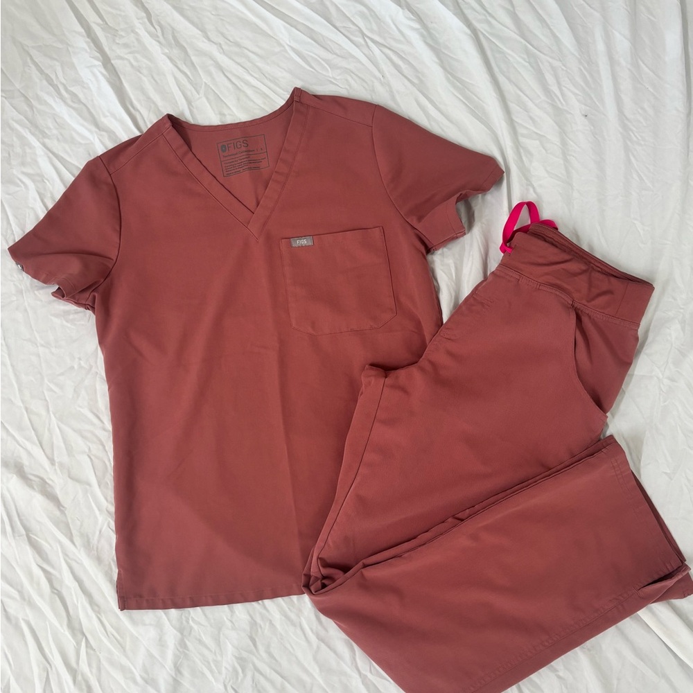 Figs Rose Pink Scrub Set